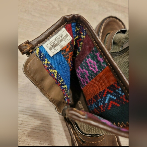 Carter's boots size 5 toddler - Picture 7 of 7